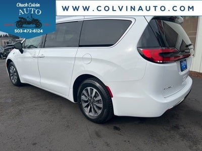 2024 Chrysler Pacifica Hybrid Select