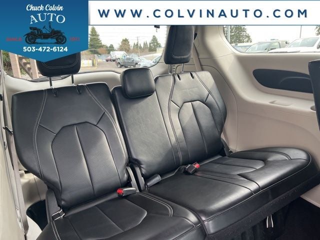 2024 Chrysler Pacifica Hybrid Select