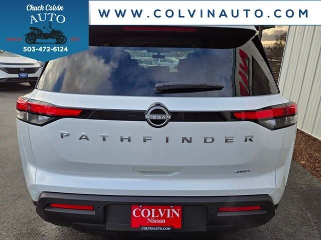 2025 Nissan Pathfinder SV