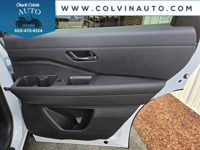 2025 Nissan Pathfinder SV