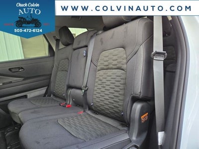 2025 Nissan Pathfinder SV