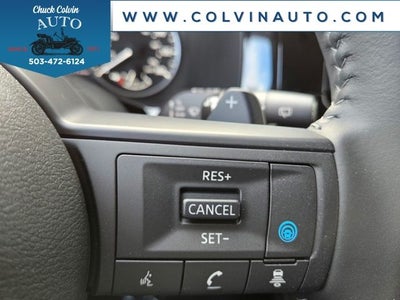 2025 Nissan Pathfinder SV