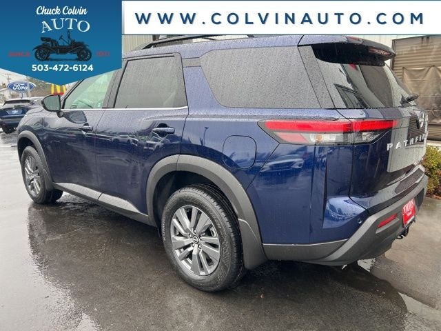 2025 Nissan Pathfinder SV