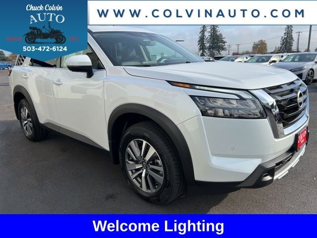 2025 Nissan Pathfinder SL